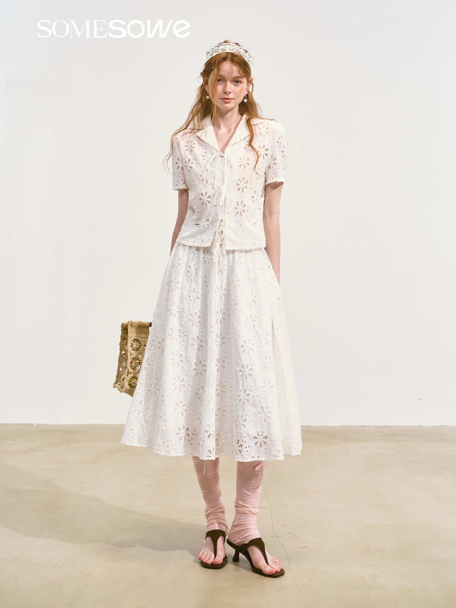 SOMESOWE S2508084&amp;S2508085 Hollow flower lace up short sleeved top + skirt set