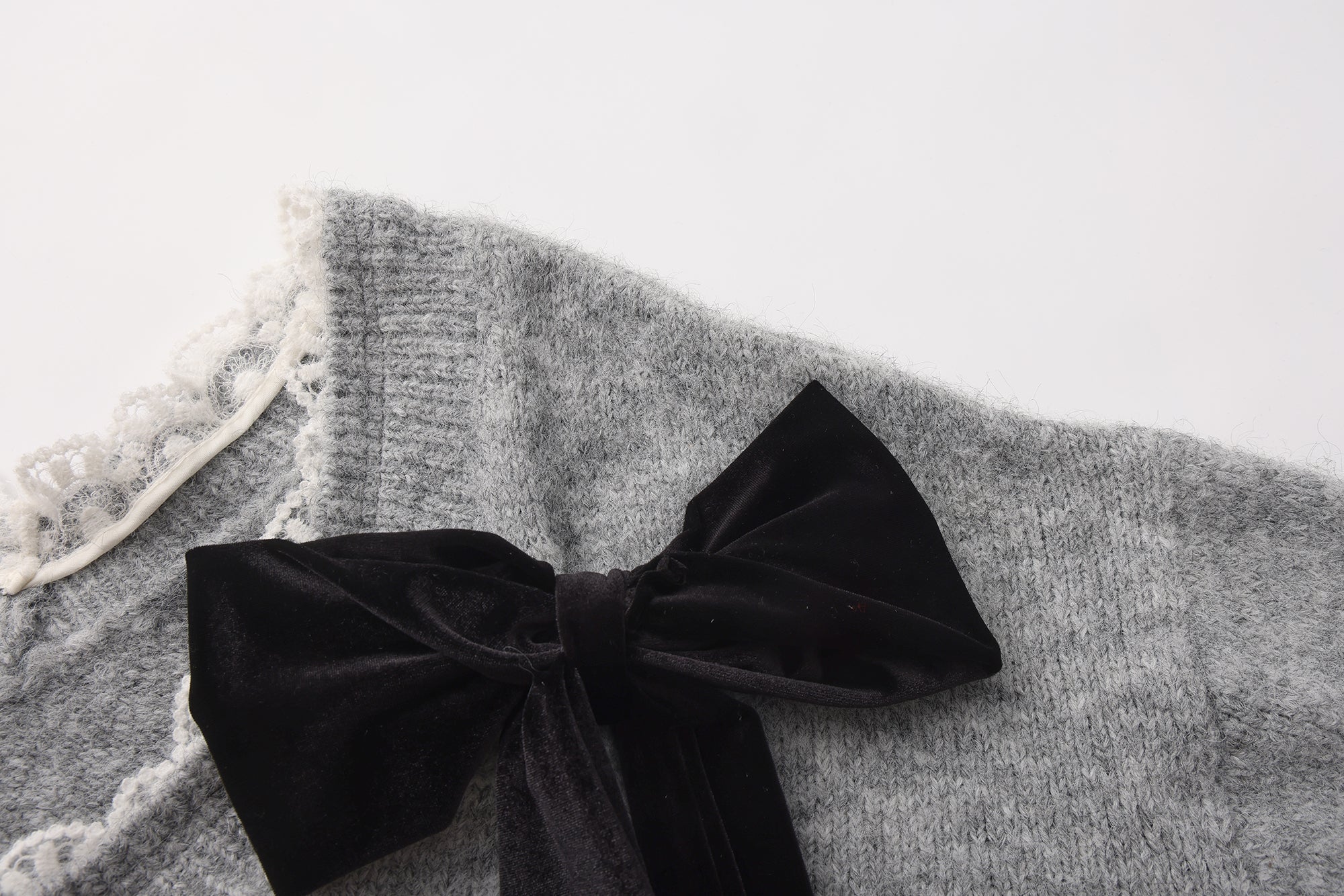 Sweater with detachable bows (Grey)
