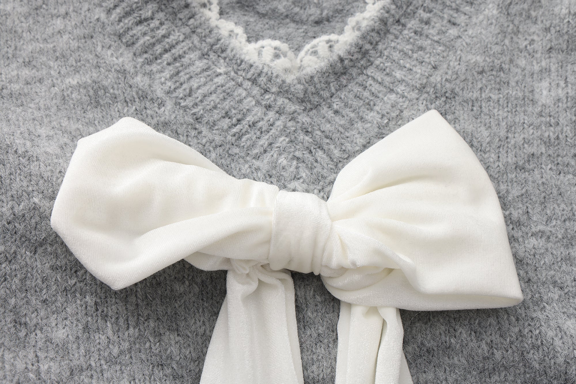 Sweater with detachable bows (Grey)
