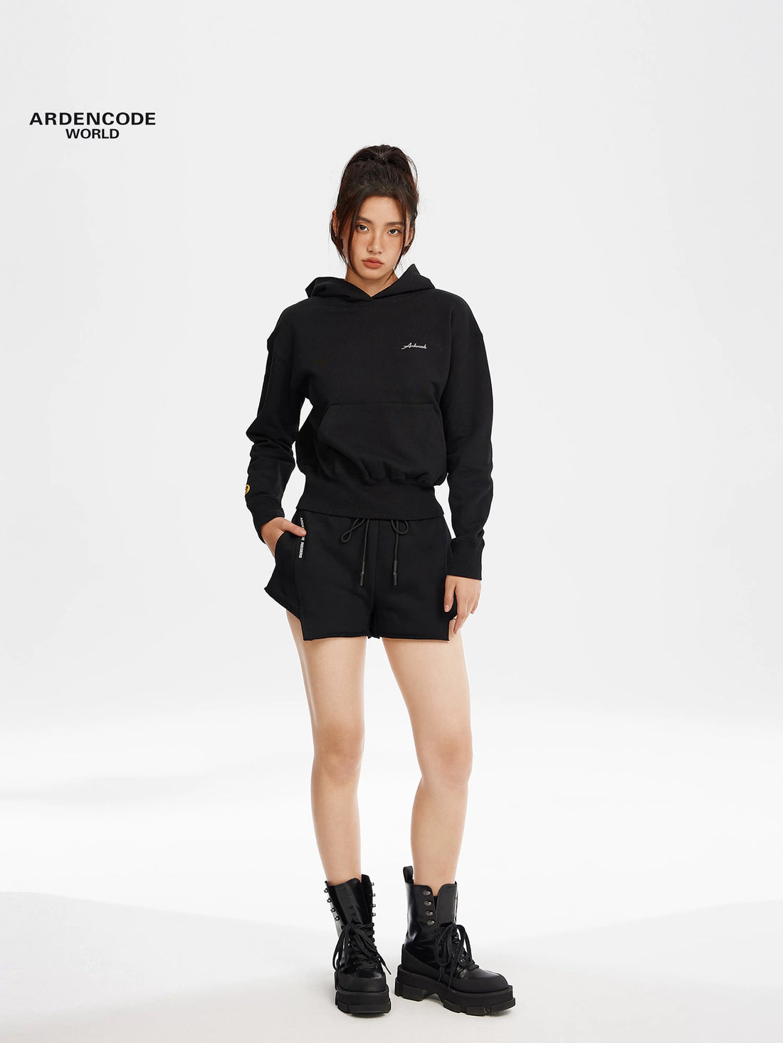 Arden Code Casual high waisted elastic shorts