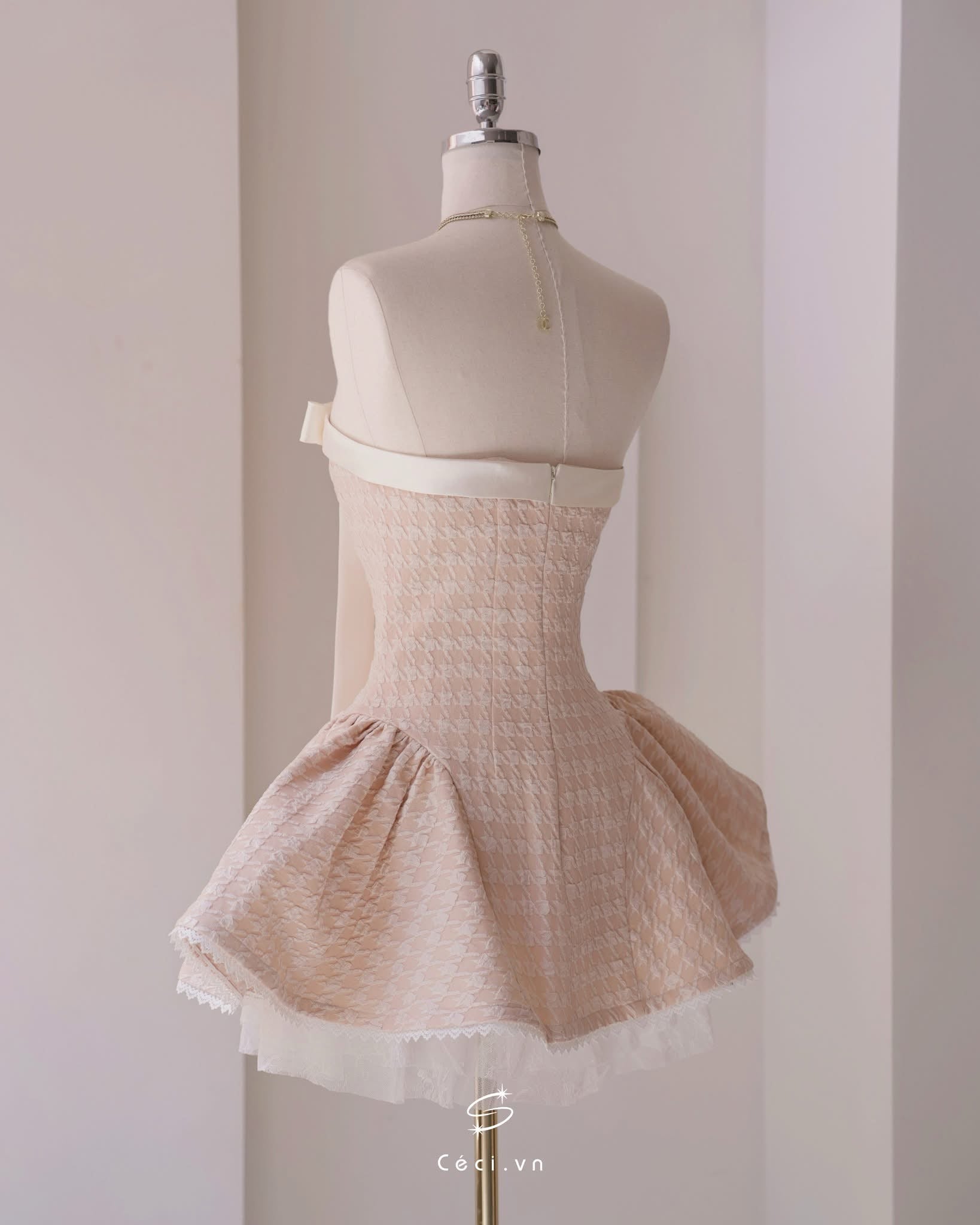 Ceci Alissa Gấm Z Dress (Cream)