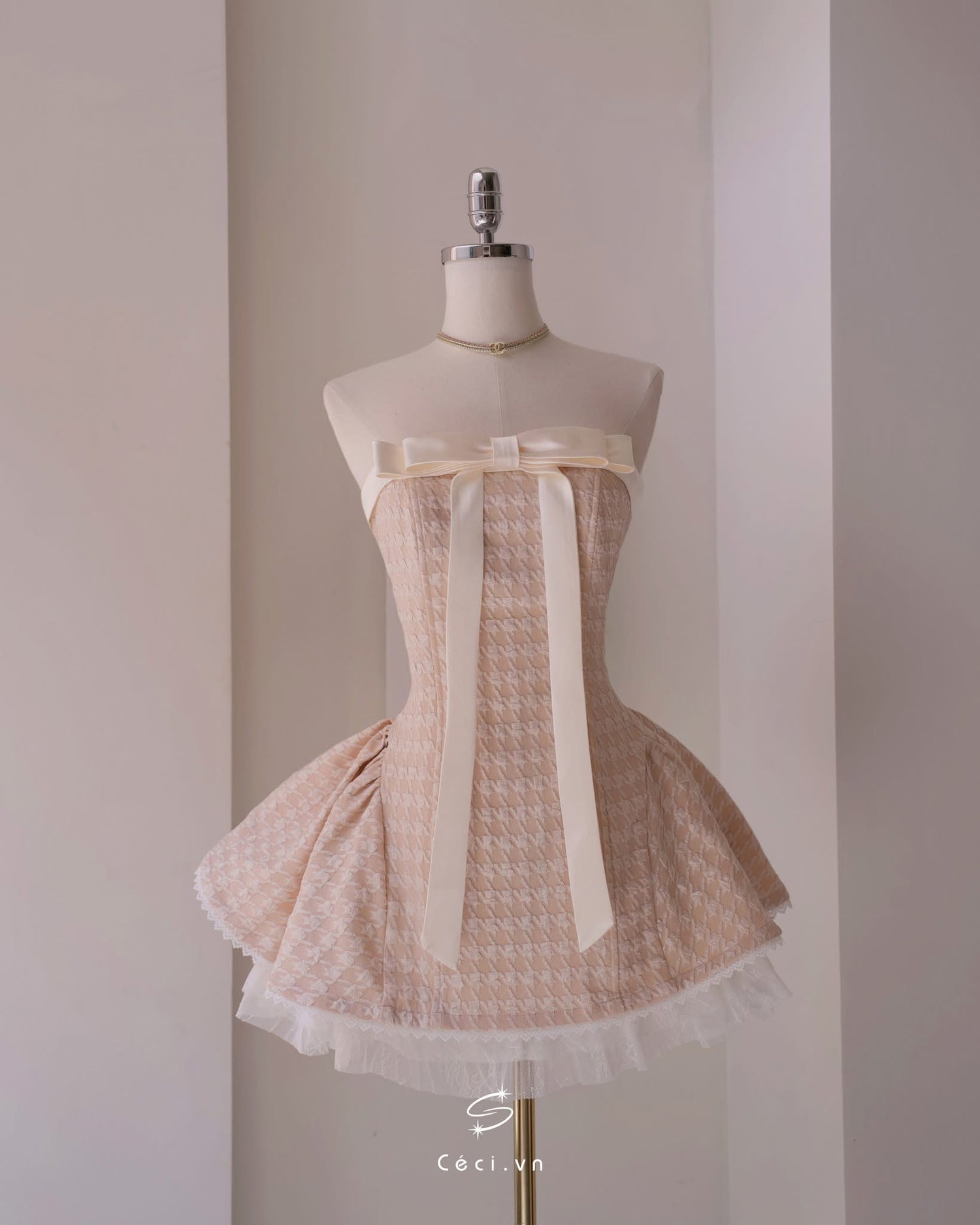 Ceci Alissa Gấm Z Dress (Cream)