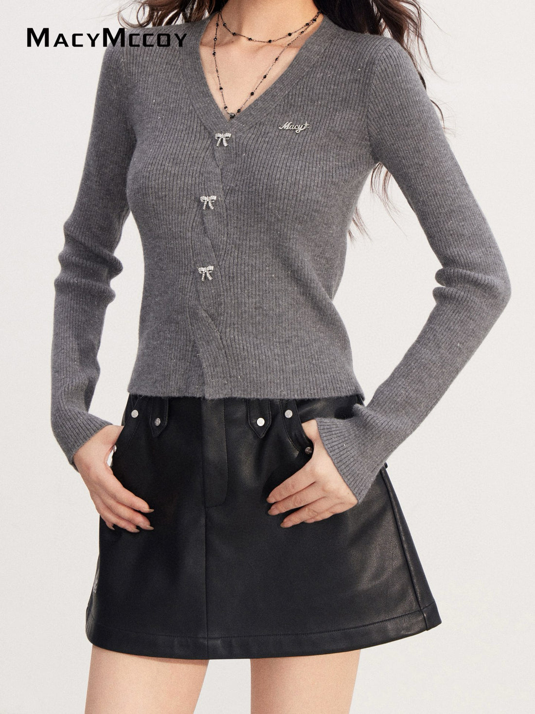 MacyMccoy MMC2025224 V-neck bright silk knitted base top