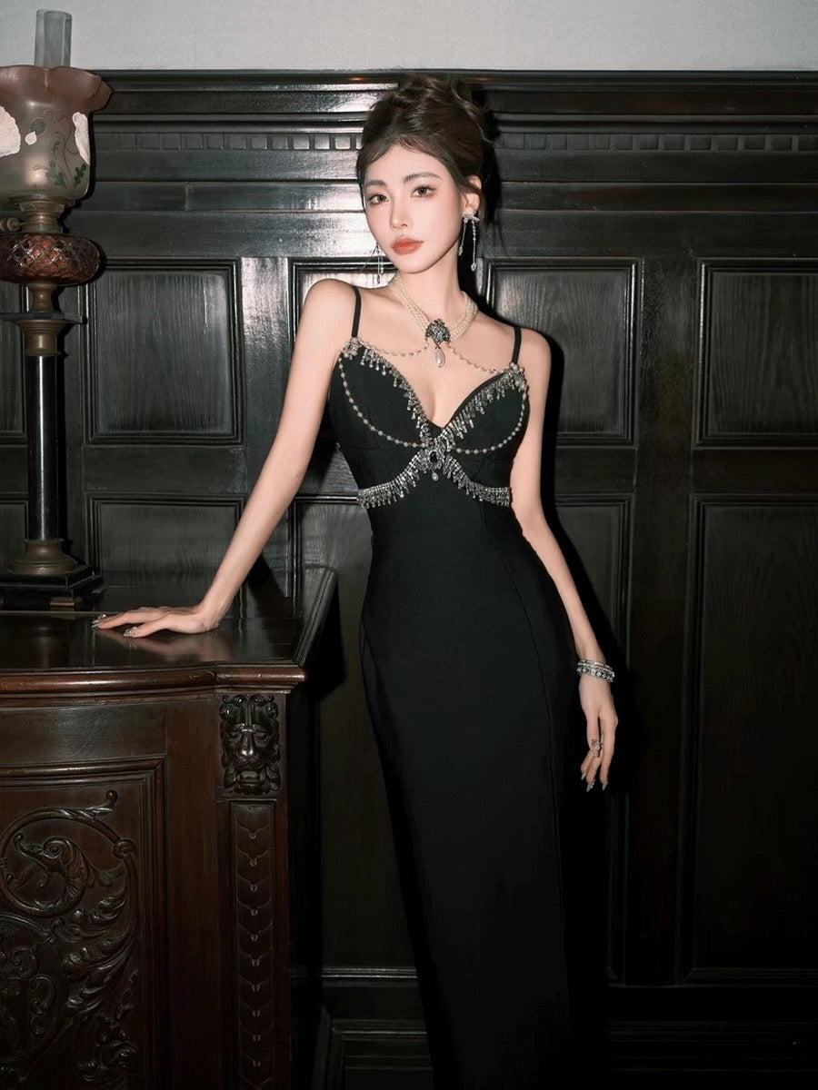Kingwen Diamond chain V-neck slim fit maxi dress
