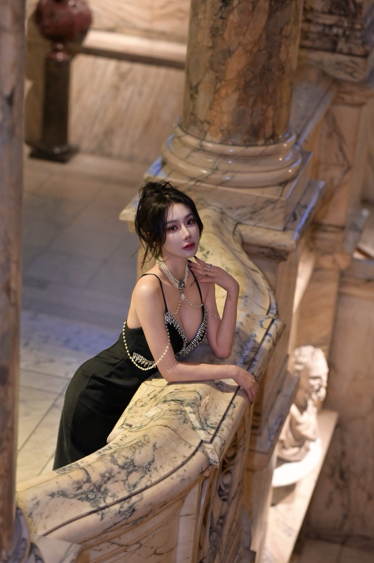 Kingwen Diamond chain V-neck slim fit maxi dress CHUUI_Collection Kingwen Diamond chain V-neck slim fit maxi dress CHUUI_Collection