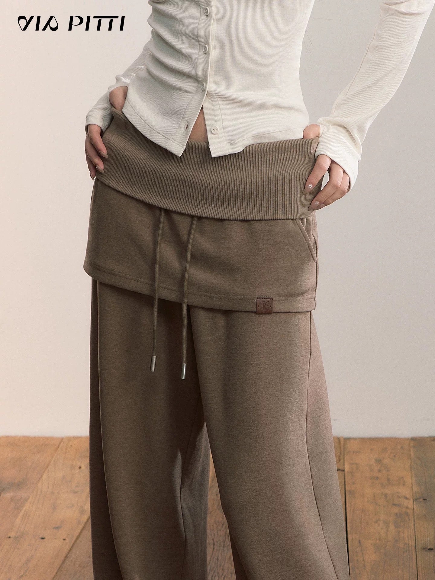 VIA PITTI V24DP594 Splicing hemline sweatpants