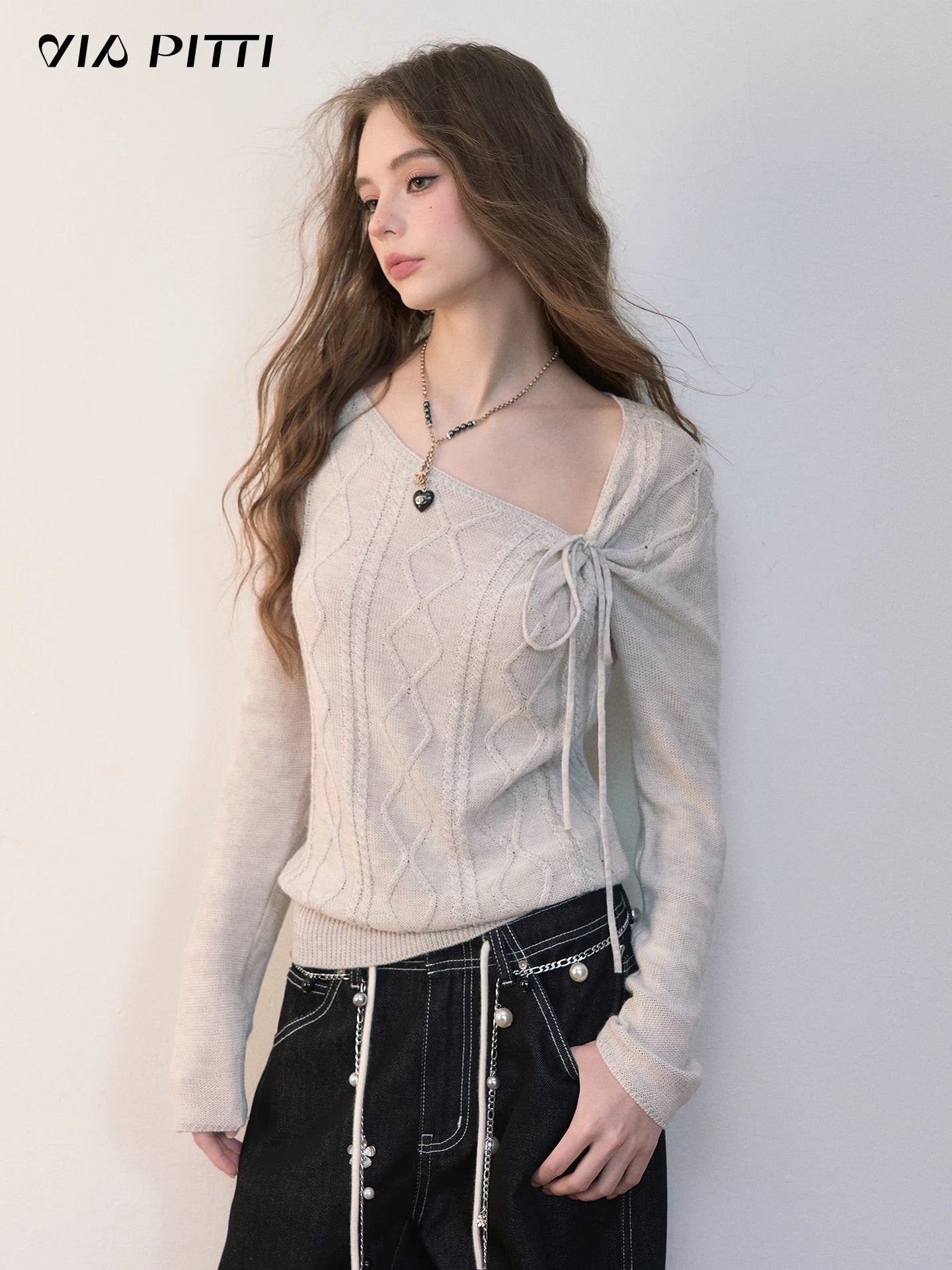VIA PITTI VIADK566 Lace up long sleeved knitted sweater
