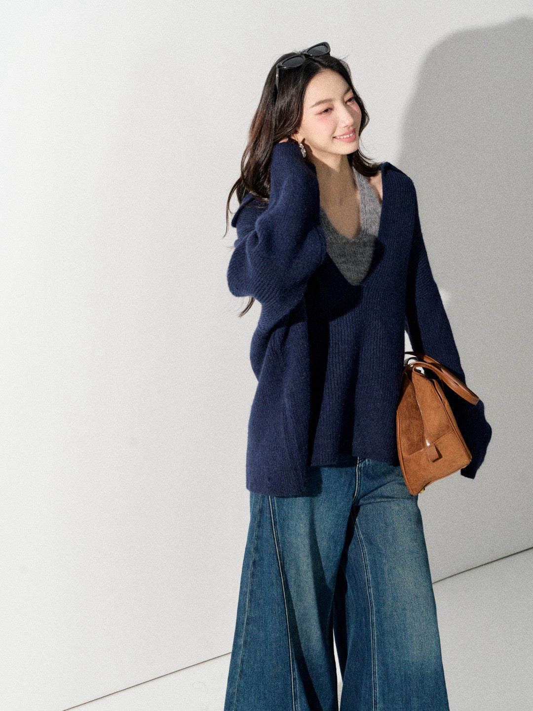 Lafreedom LAF350925 Lazy style V-neck sweater top