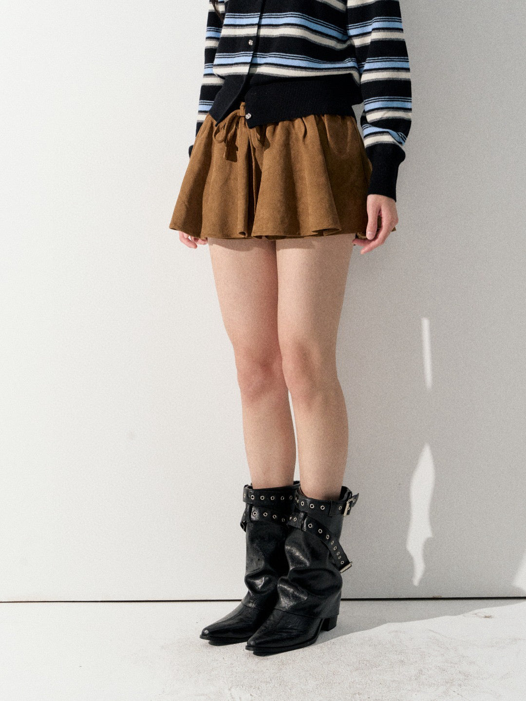 Lafreedom LAF350924 High waisted contrasting fur half skirt