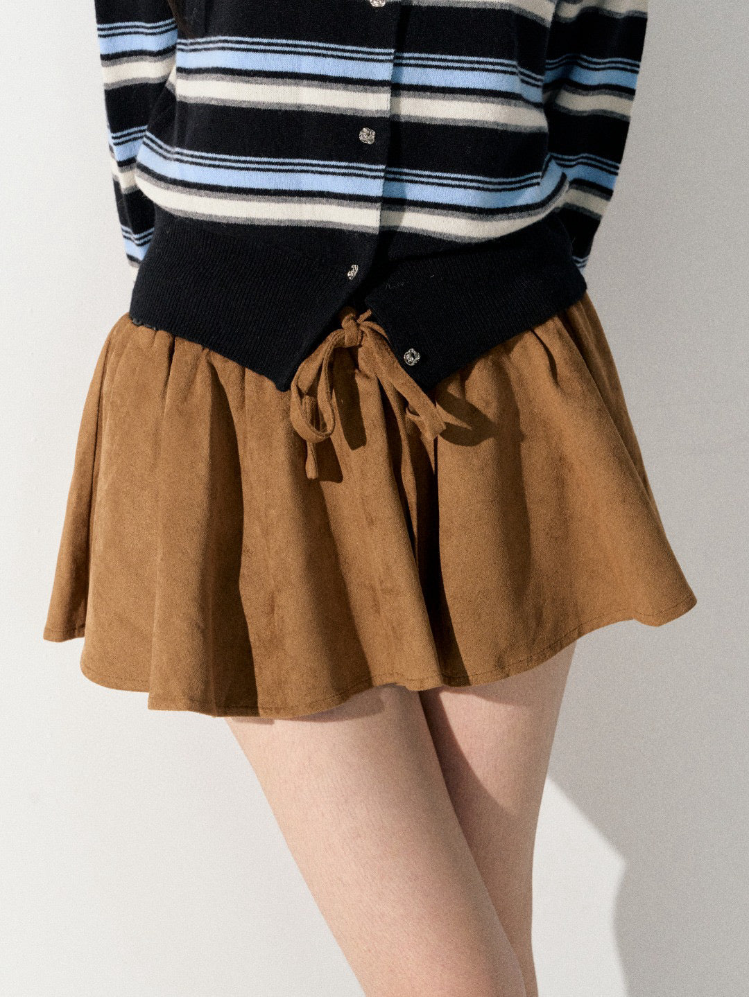 Lafreedom LAF350924 High waisted contrasting fur half skirt