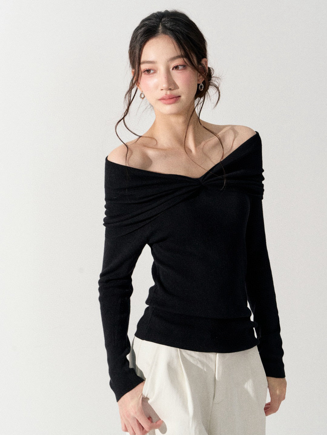Lafreedom LAF350917 Simple off-shoulder knit sweater