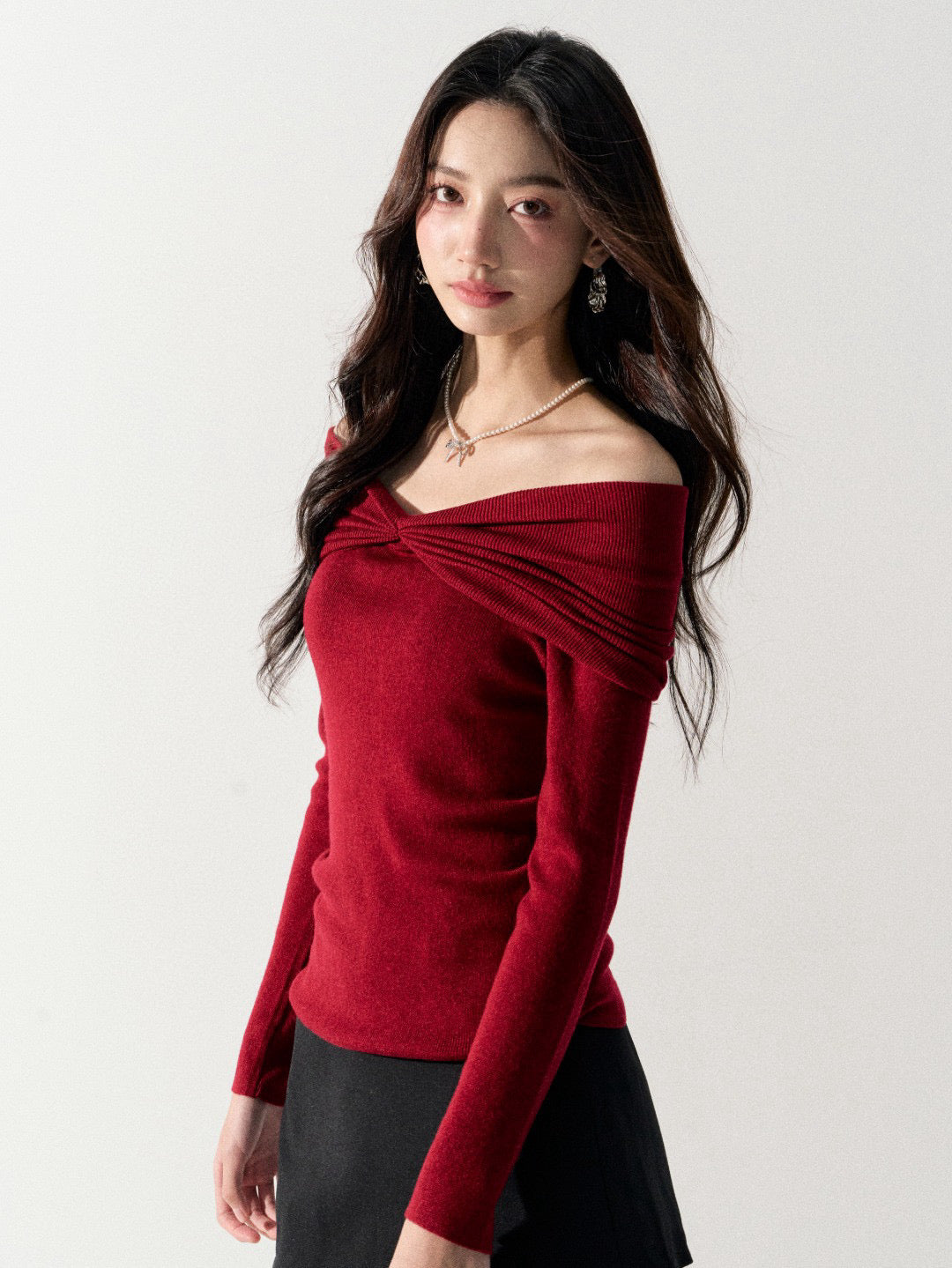 Lafreedom LAF350917 Simple off-shoulder knit sweater