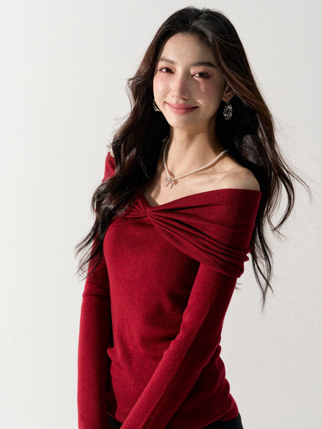 Lafreedom LAF350917 Simple off-shoulder knit sweater