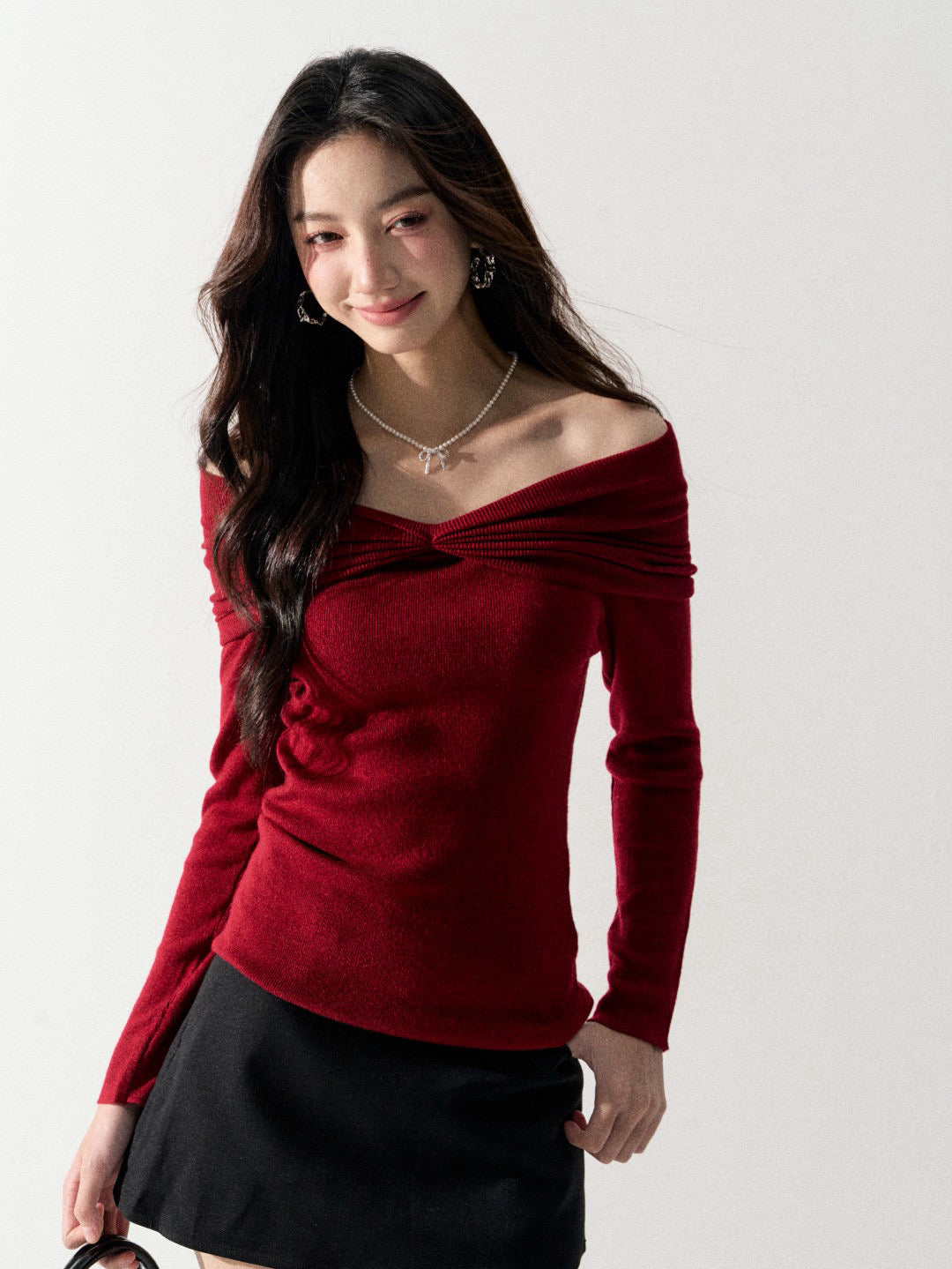 Lafreedom LAF350917 Simple off-shoulder knit sweater