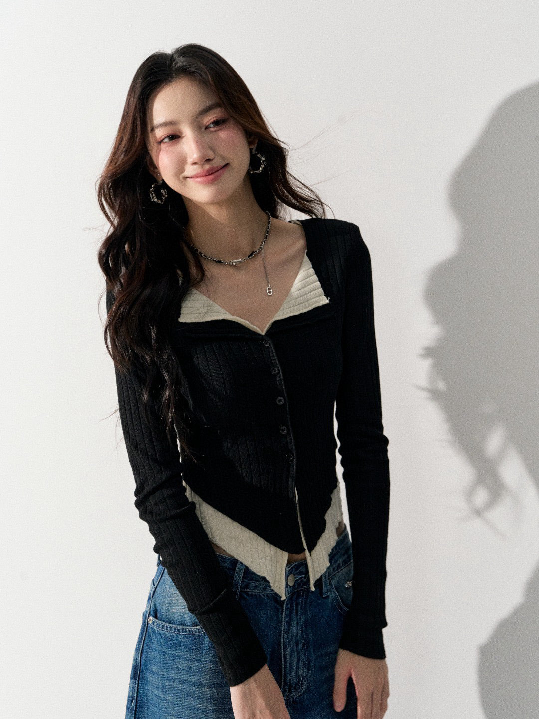 Lafreedom LAF350916 Fake two-piece color-block V-neck knit sweater