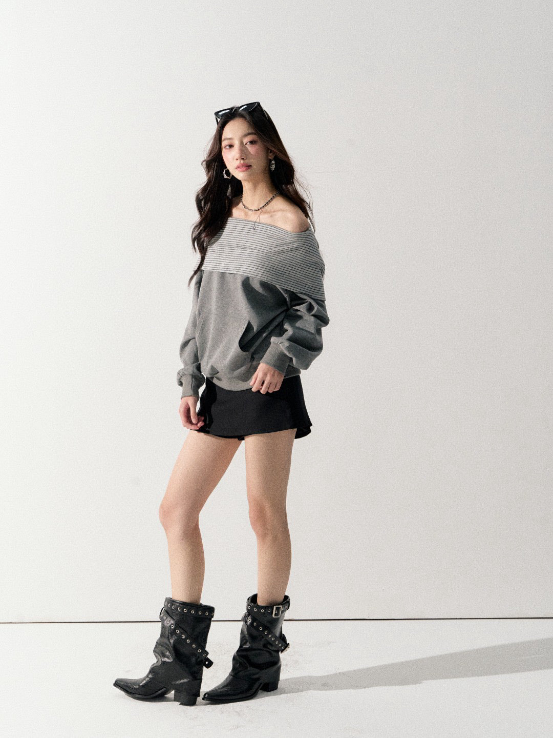 Lafreedom LAF350932 Off shoulder hooded sweatshirt