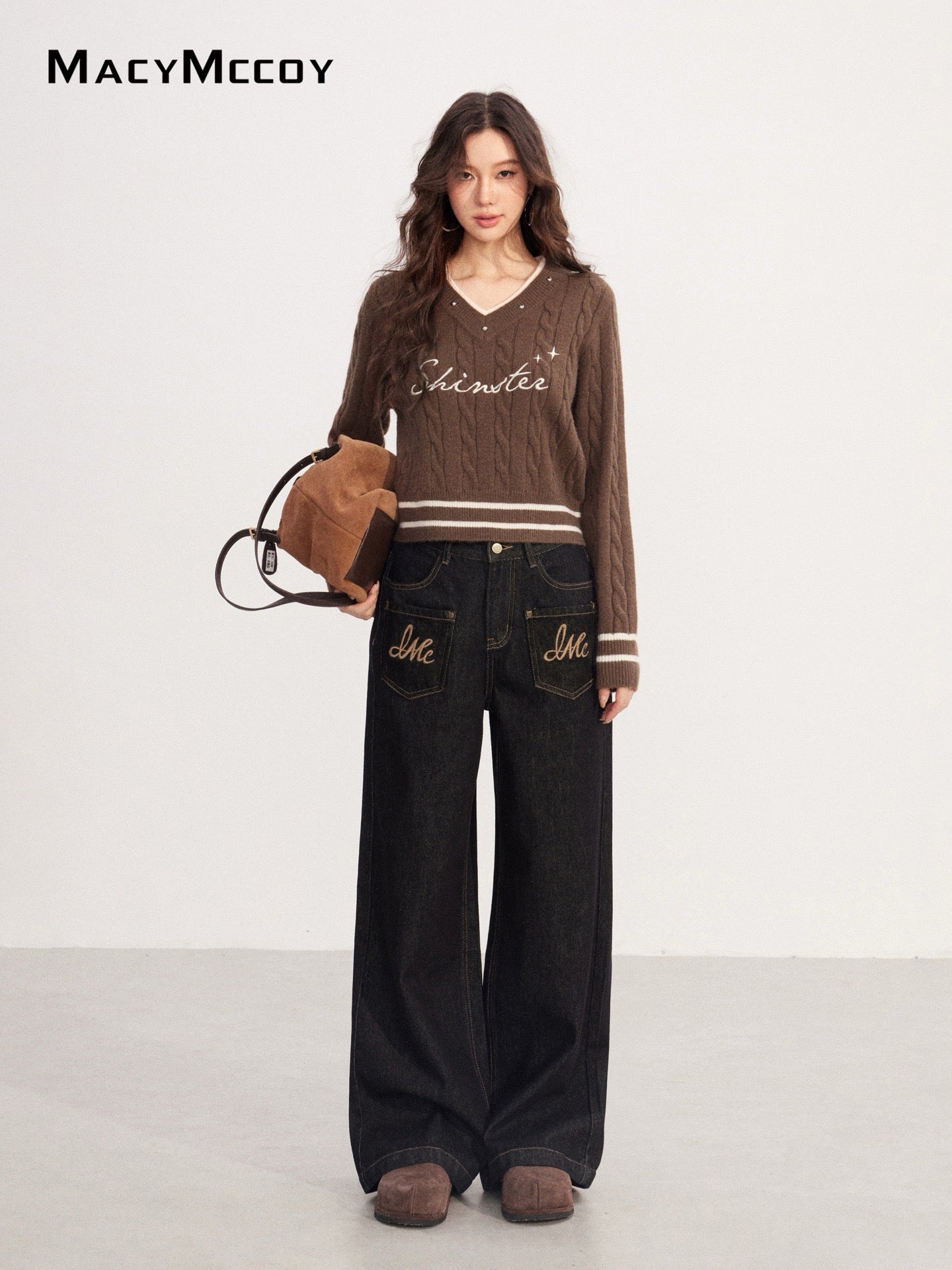 MacyMccoy MMC2025228 Fake two V-neck embroidered sweaters