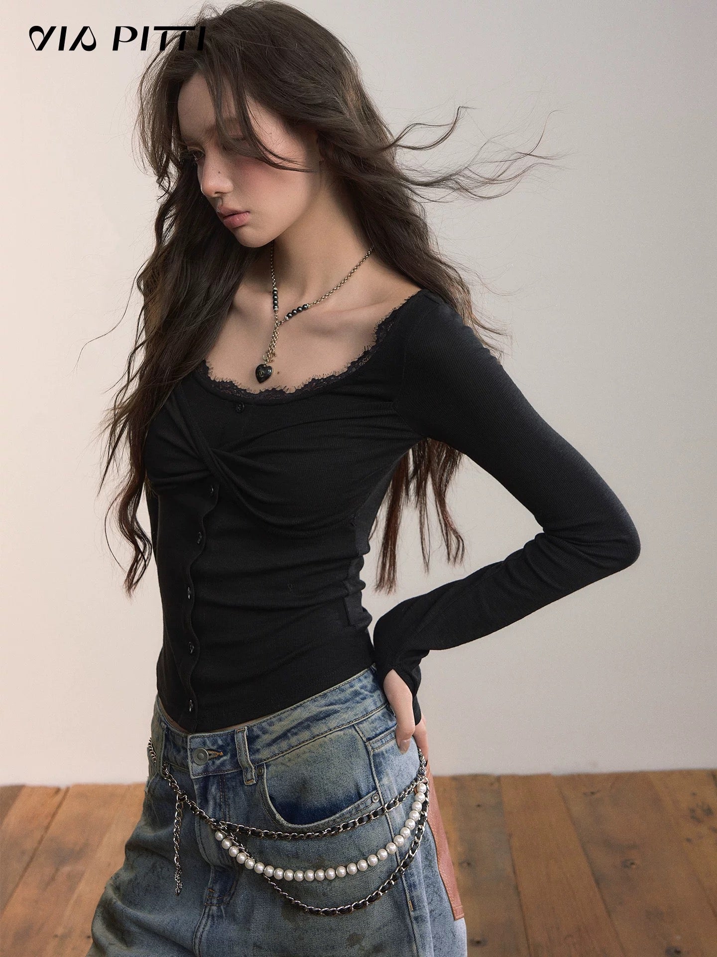 VIA PITTI VIACTP513 Lace single breasted long sleeved top