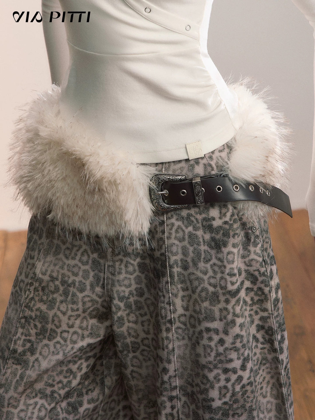VIA PITTI VIAAA033 Three-Function Leather Belt &amp; Fur Shawl