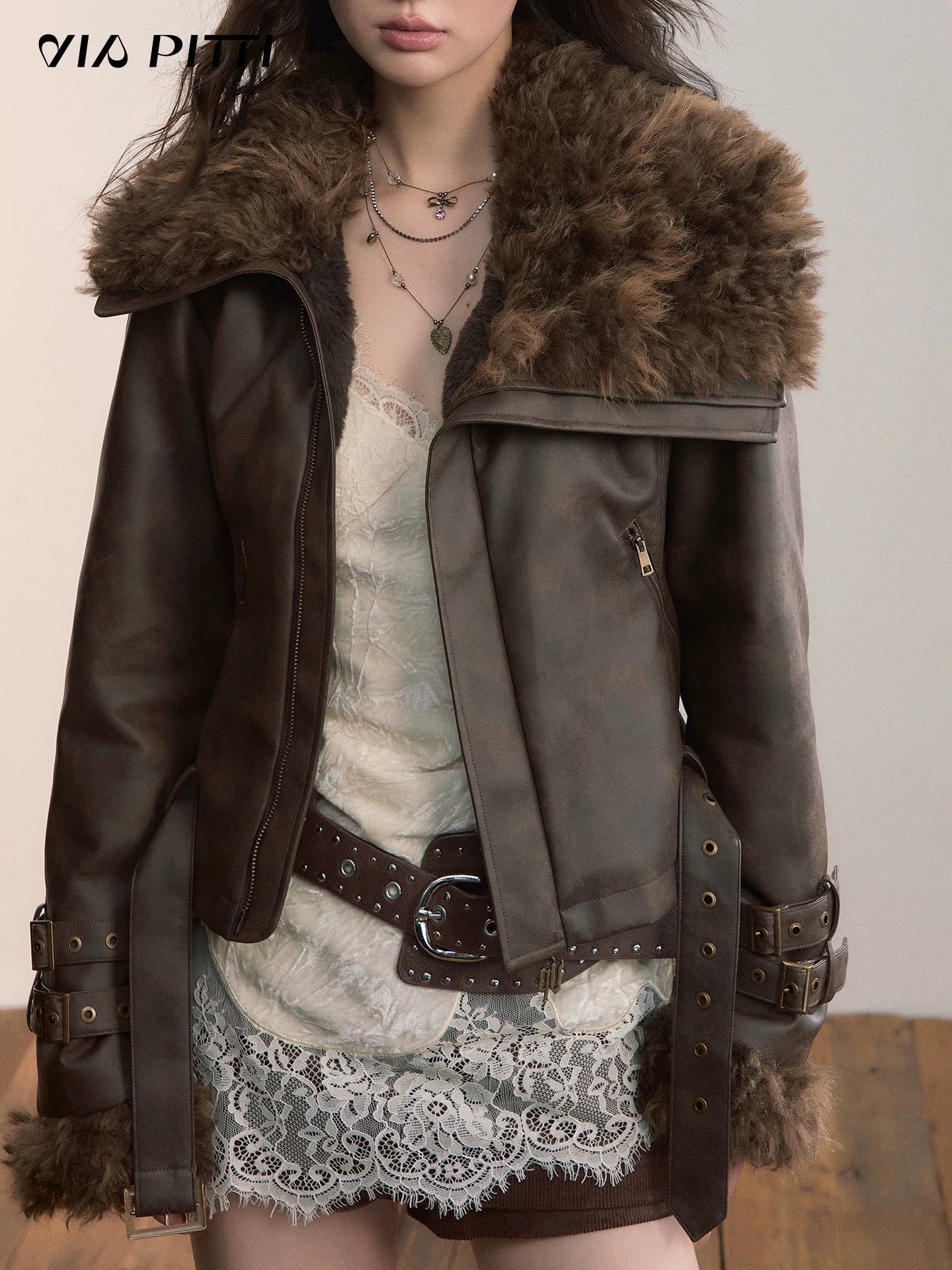 VIA PITTI VIACC546 Heavy industry imitation fur short jacket