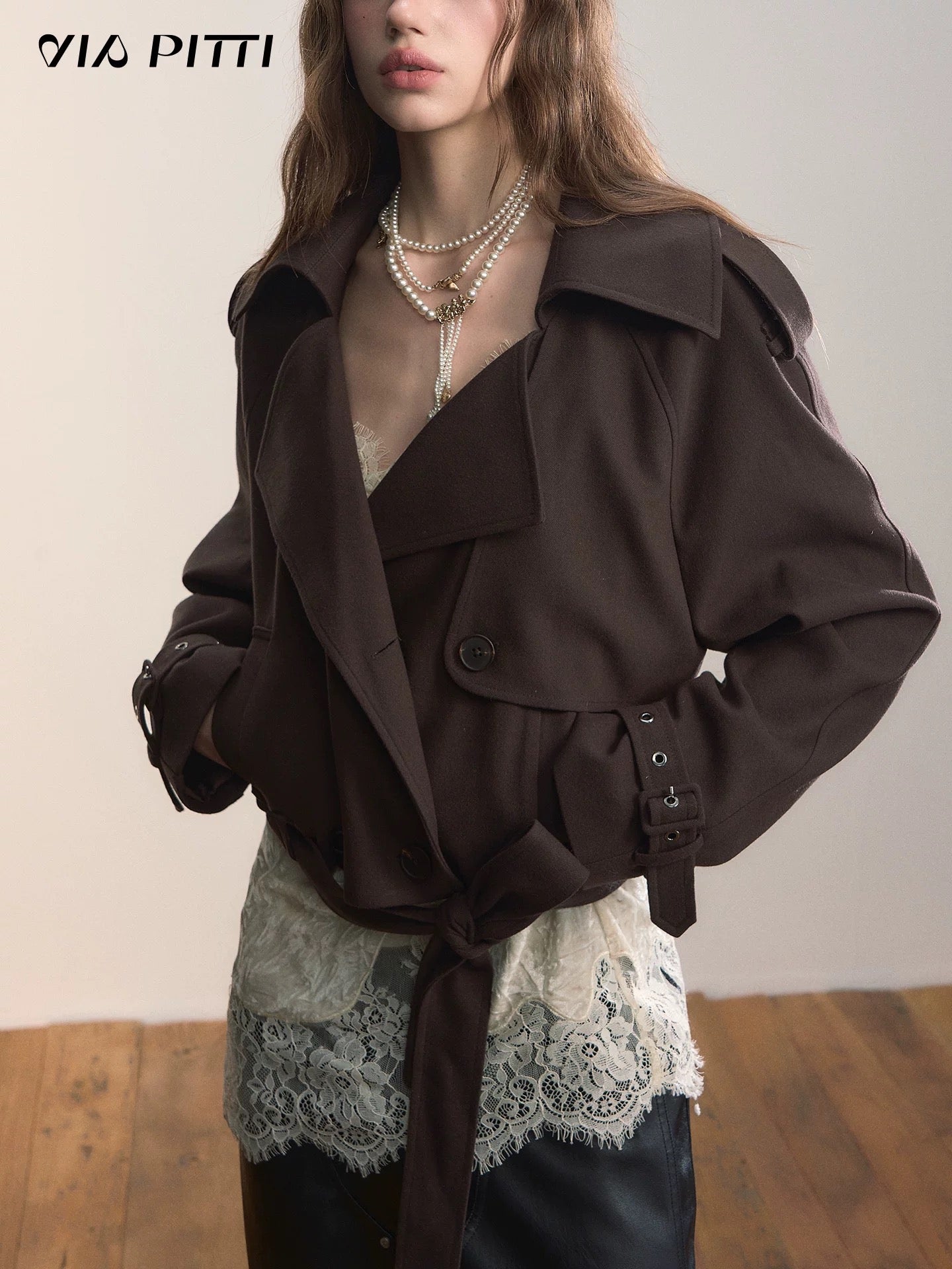 VIA PITTI VIADC647 Bottom strap short lapel windbreaker