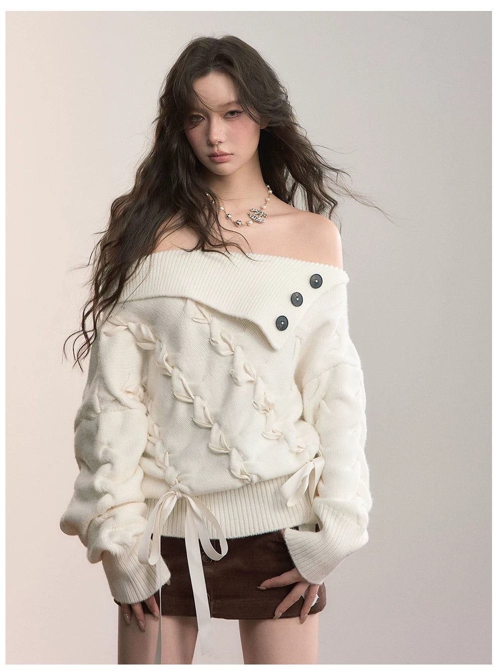 VIA PITTI VIADK658 Off shoulder twisted flower loose sweater