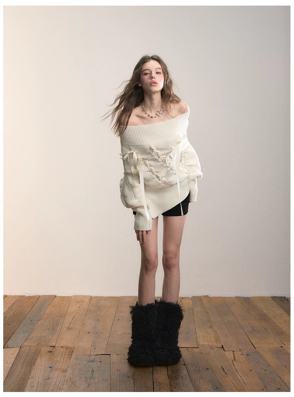 VIA PITTI VIADK658 Off shoulder twisted flower loose sweater