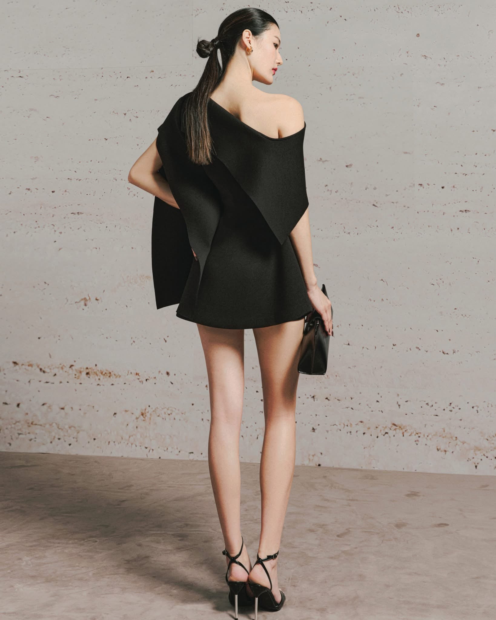 LANE JT DULCIE ASYMMETRIC SLEEVES MINI DRESS