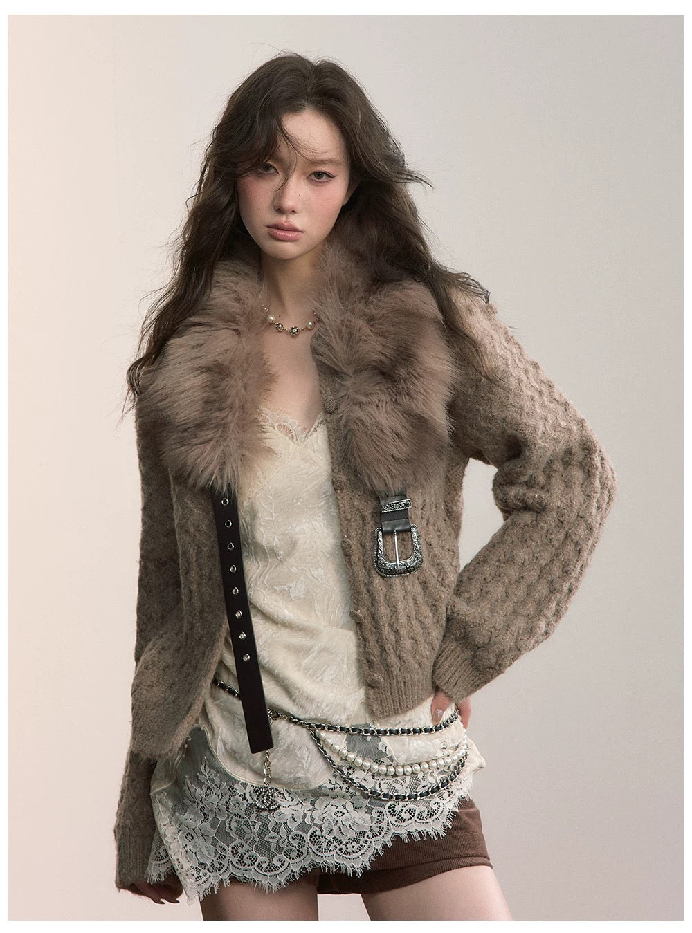 VIA PITTI V25AK056 Three-dimensional pom-pom loose knit sweater