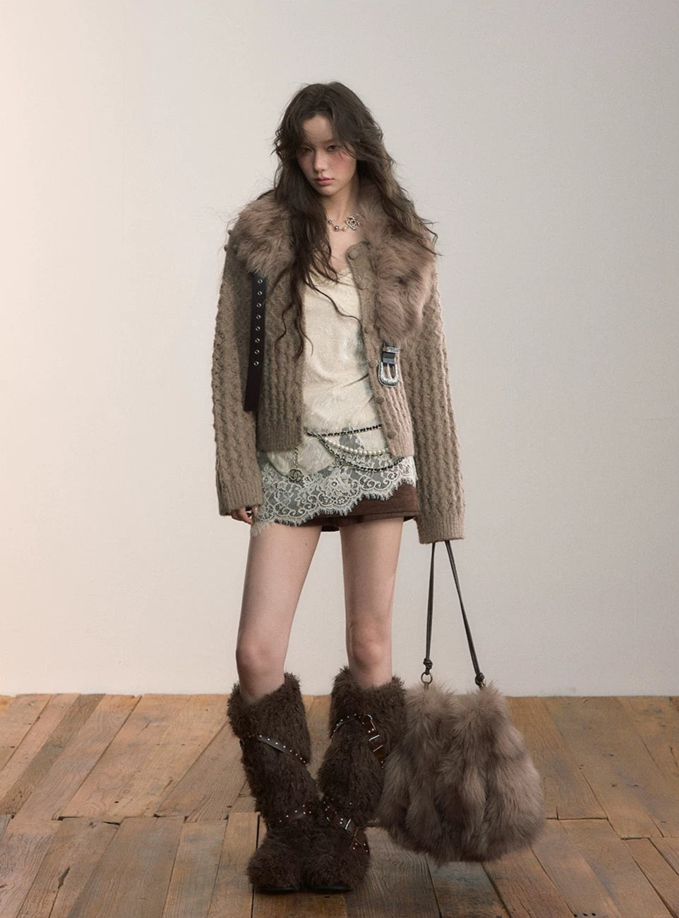 VIA PITTI V25AK056 Three-dimensional pom-pom loose knit sweater