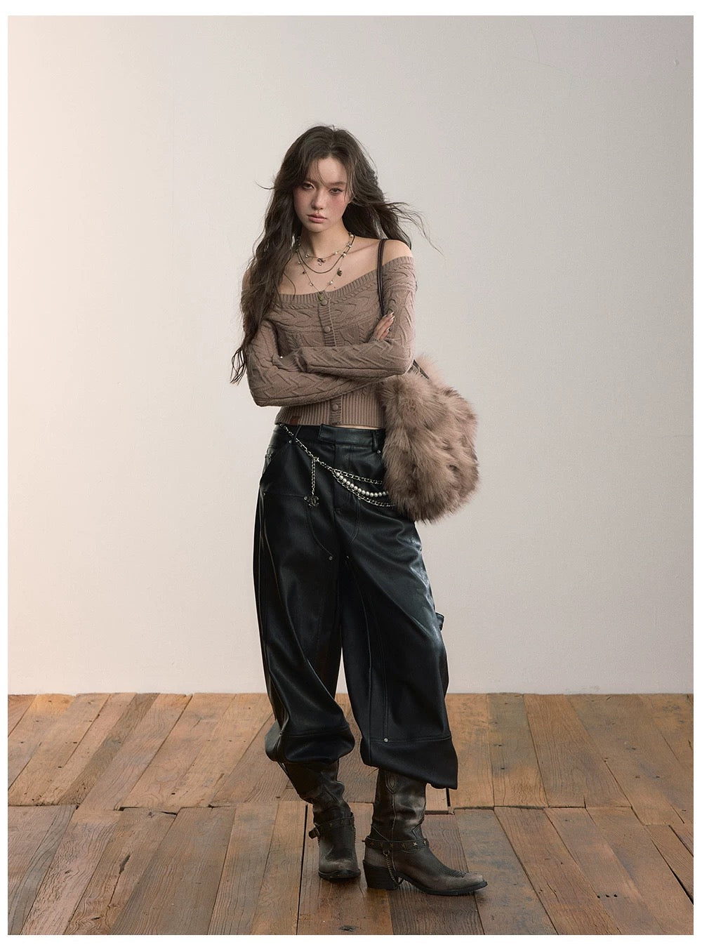 VIA PITTI VIADK618 Off shoulder round neck two in one short twisted flower sweater