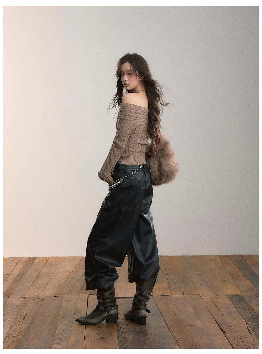 VIA PITTI VIADK618 Off shoulder round neck two in one short twisted flower sweater