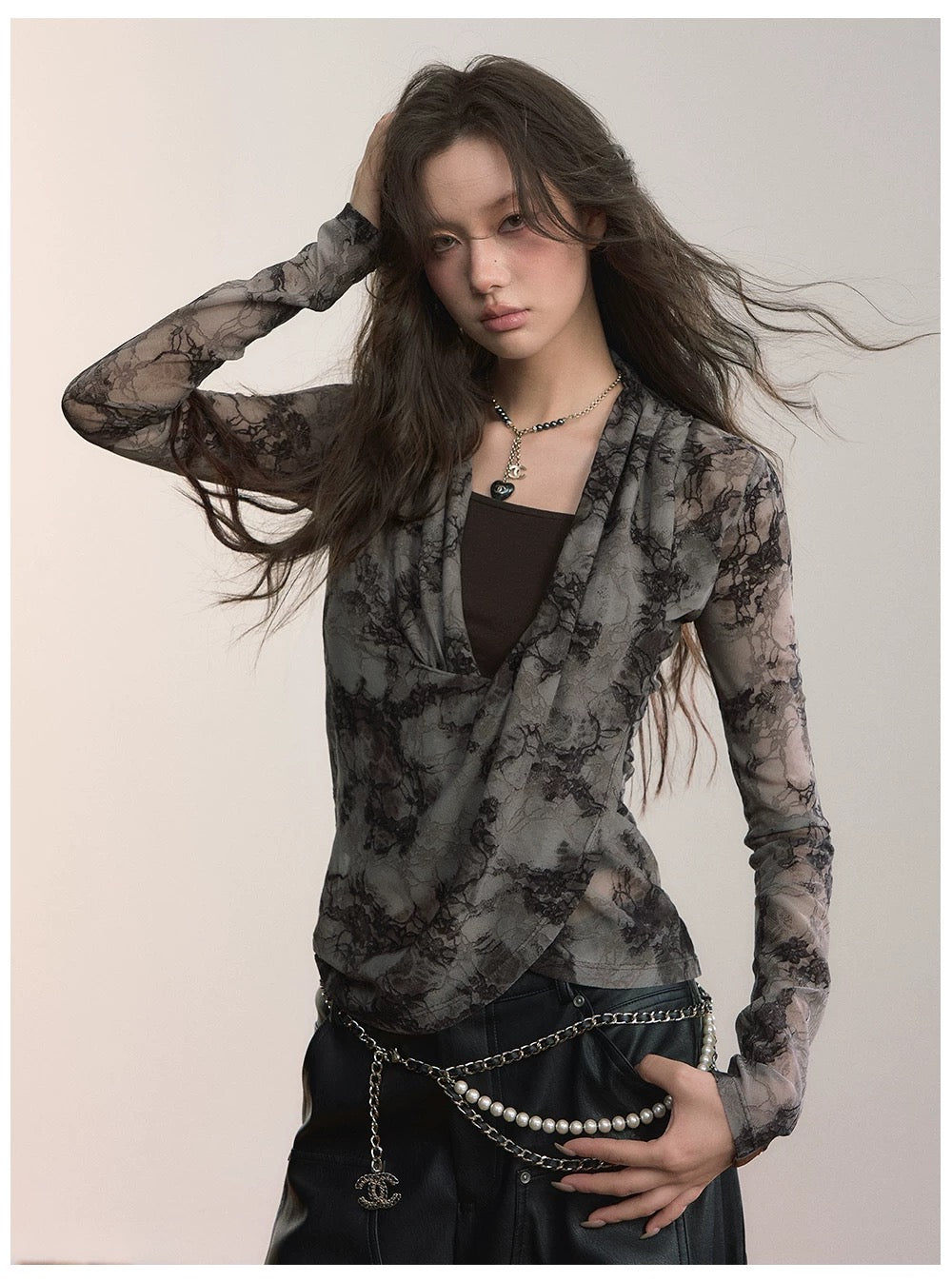 VIA PITTI VIADTP580 Cross collar fake two long sleeved irregular T-shirt