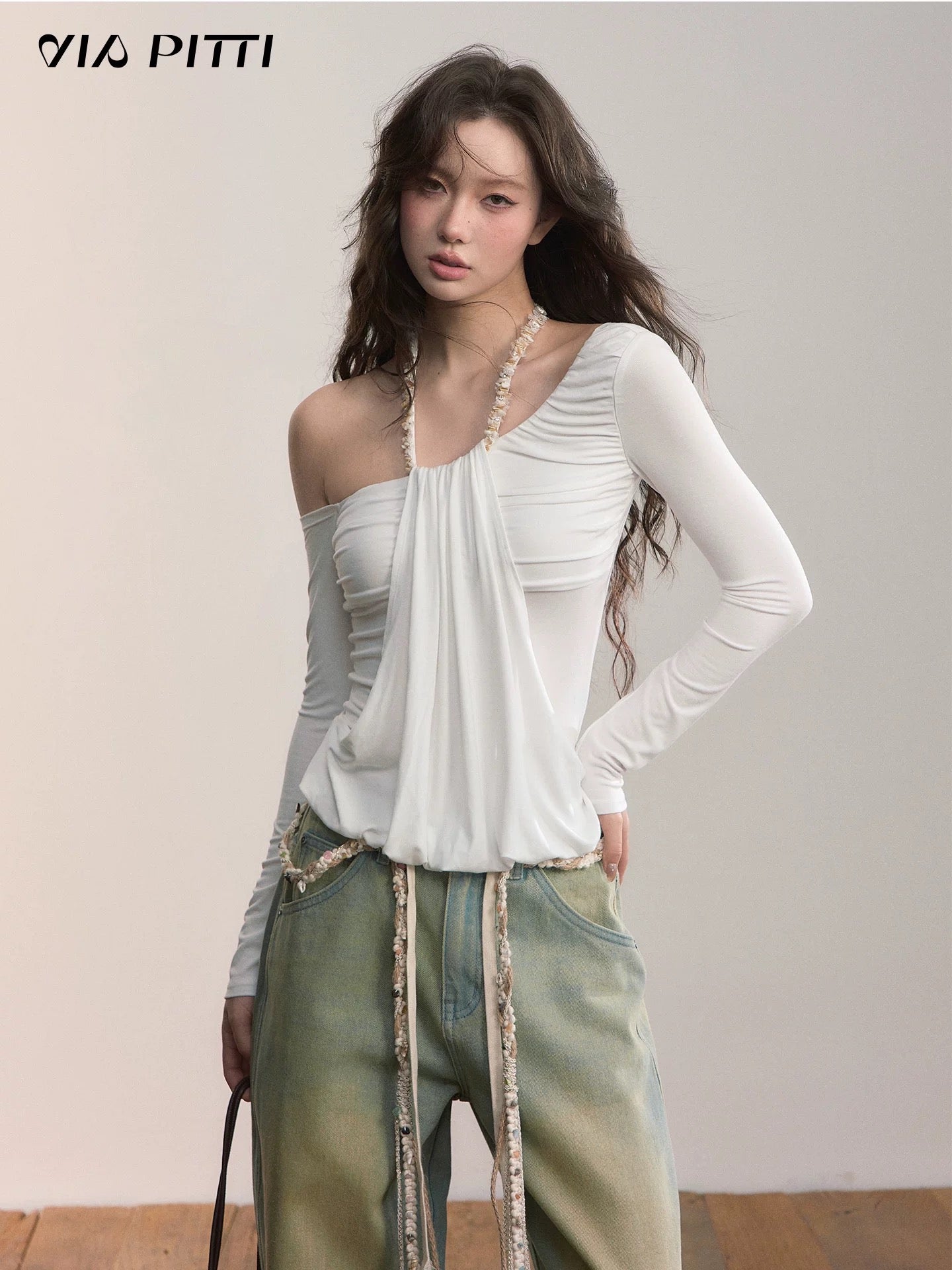 VIA PITTI VIADTP612 Slanted shoulder irregular fake two piece waist cinching T-shirt