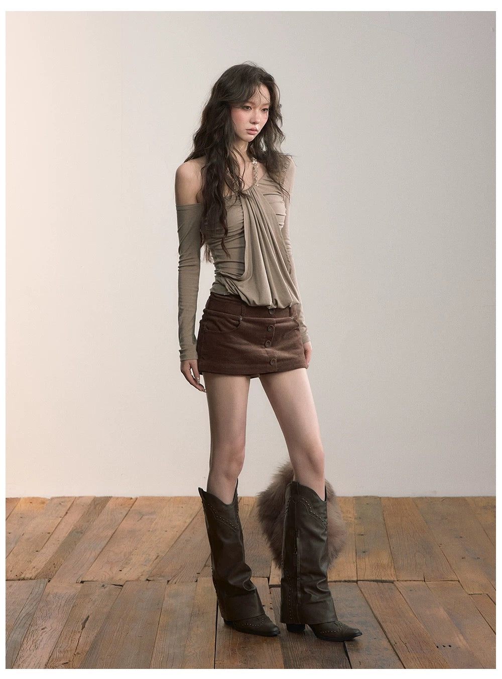 VIA PITTI VIADTP612 Slanted shoulder irregular fake two piece waist cinching T-shirt