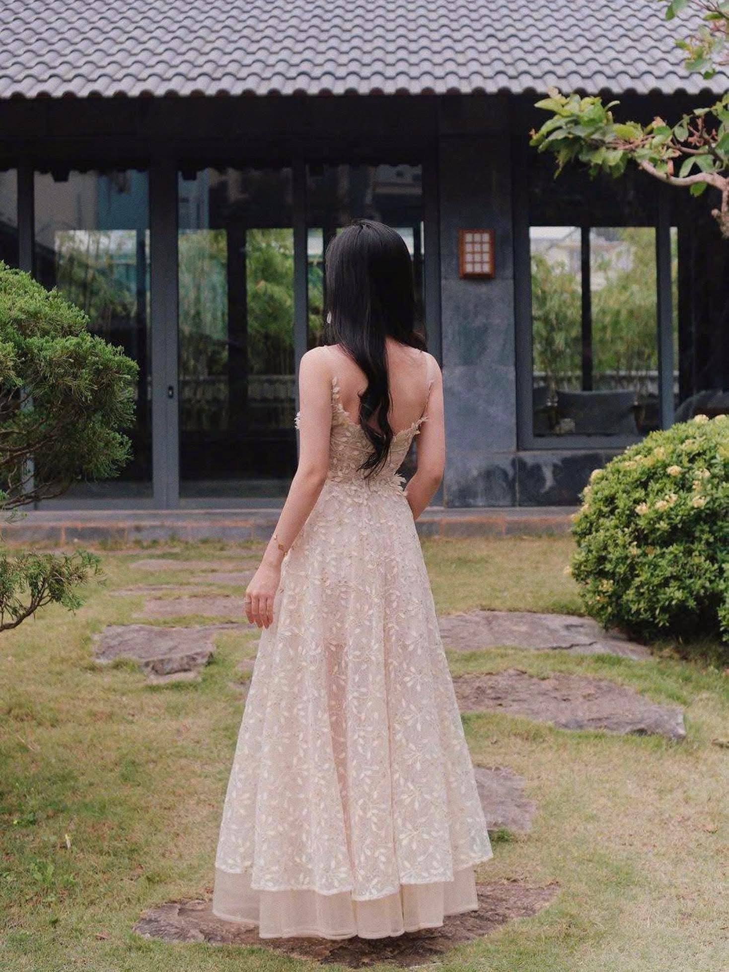 XY Bymyxy Gold lace dress