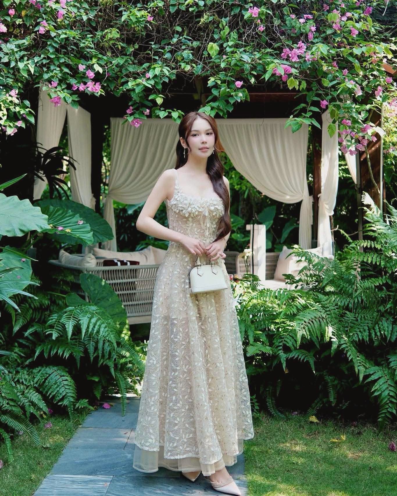 XY Bymyxy Gold lace dress