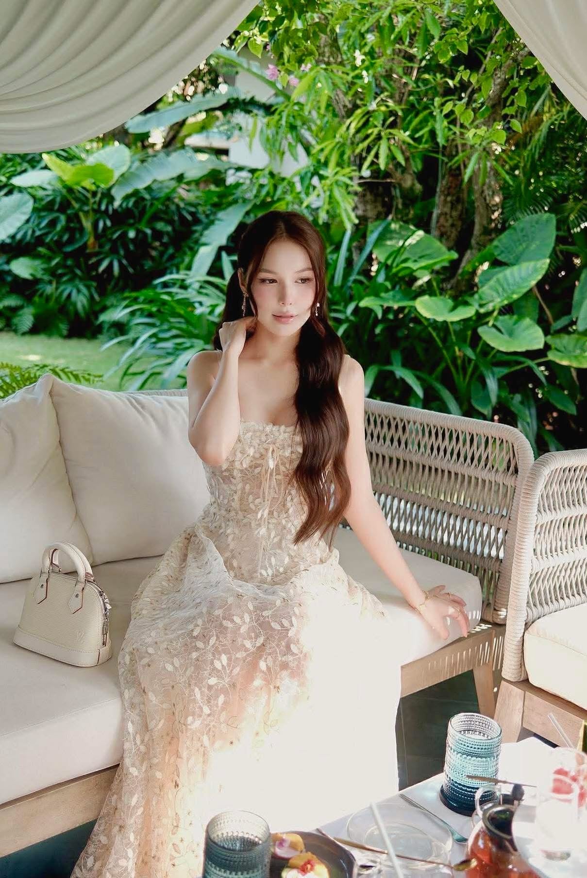 XY Bymyxy Gold lace dress