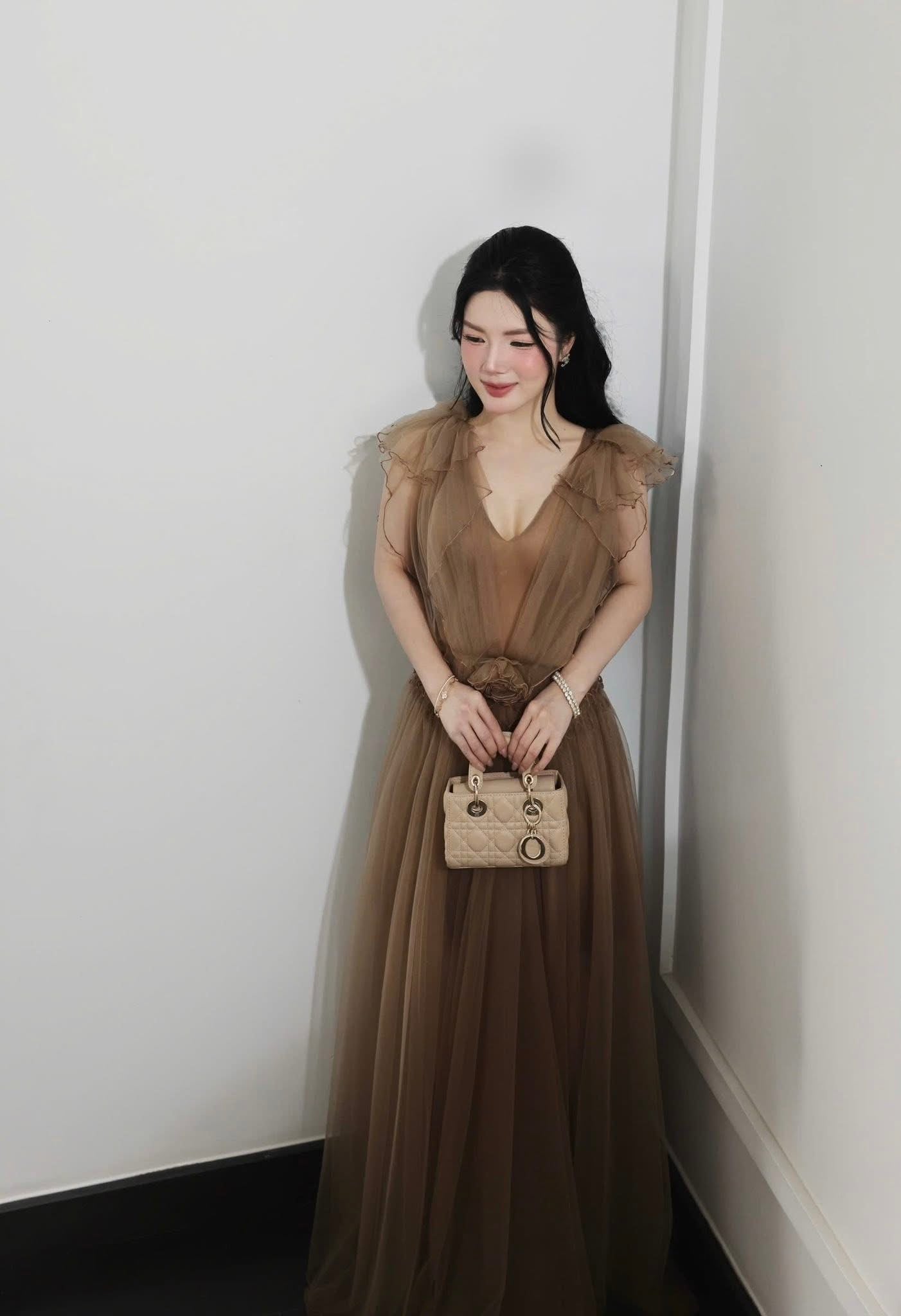 XY Bymyxy Brown V dress