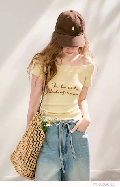 Kroche Off-shoulder slim knit short sleeved T-shirt