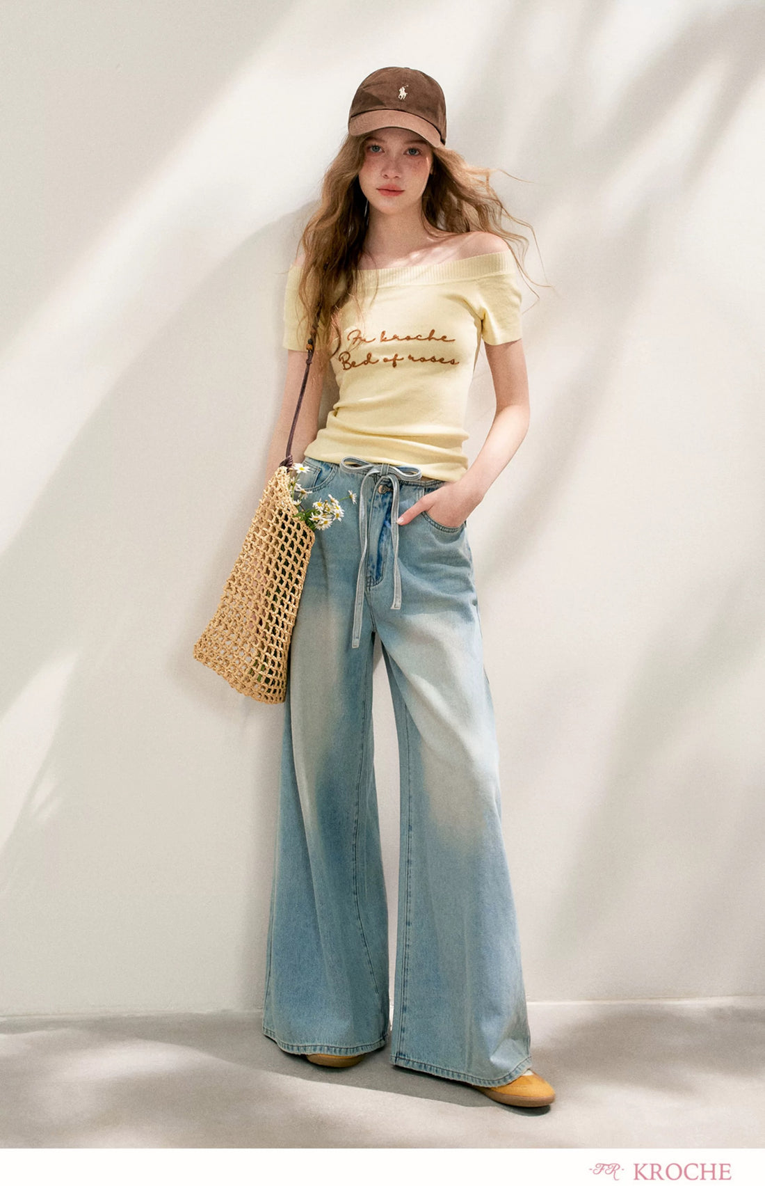 Kroche Off-shoulder slim knit short sleeved T-shirt