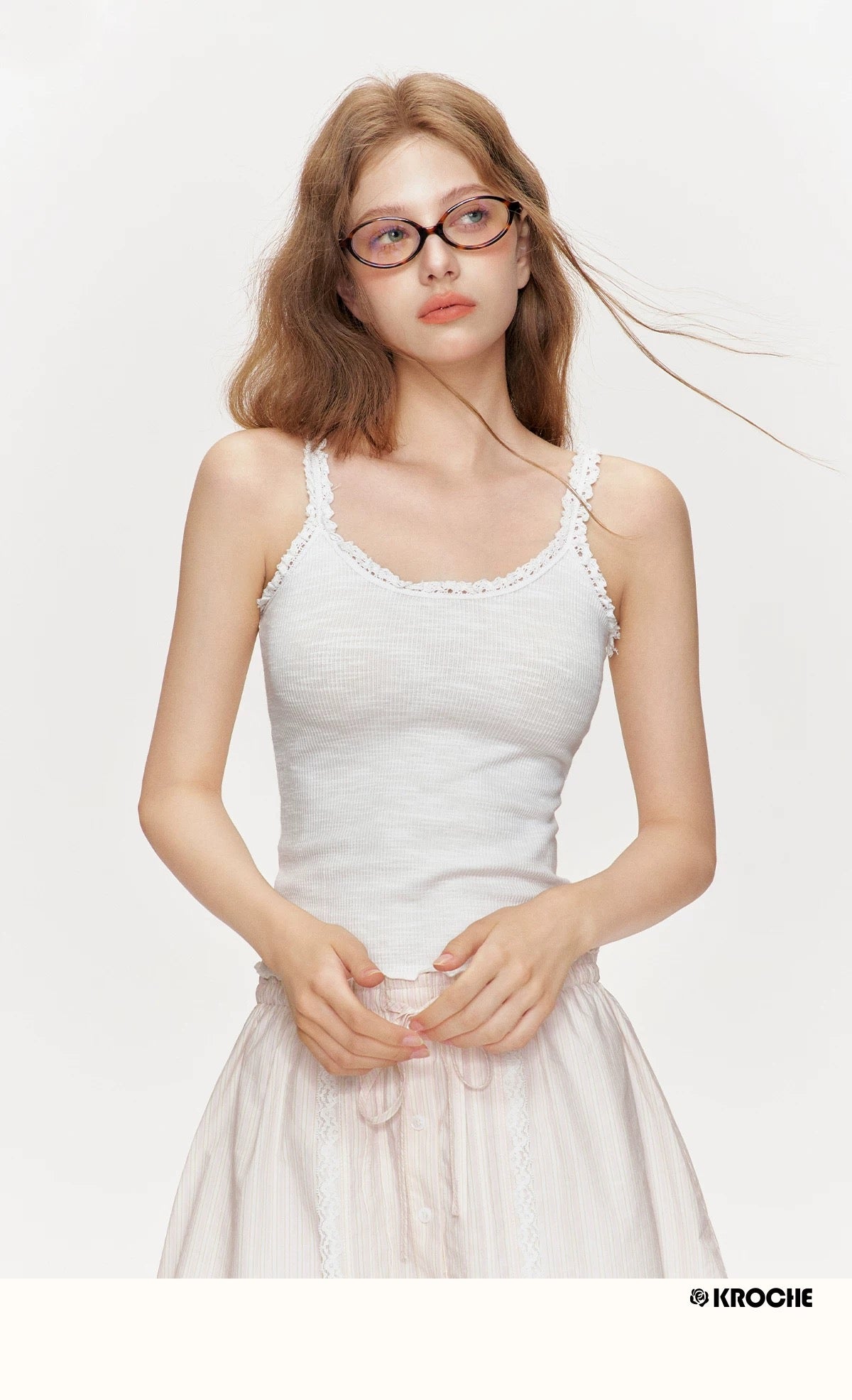 Kroche Lace patchwork pleated camisole knit vest