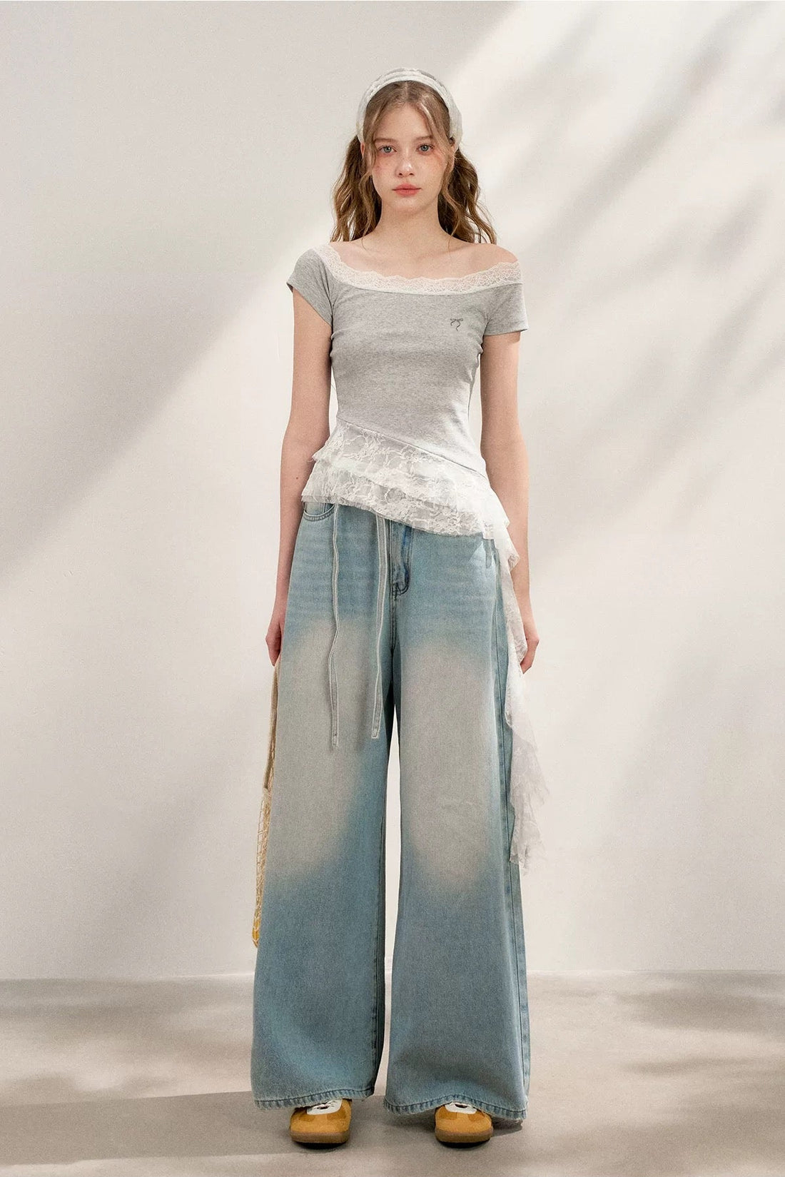 Kroche Lace splicing off-shoulder T-shirt
