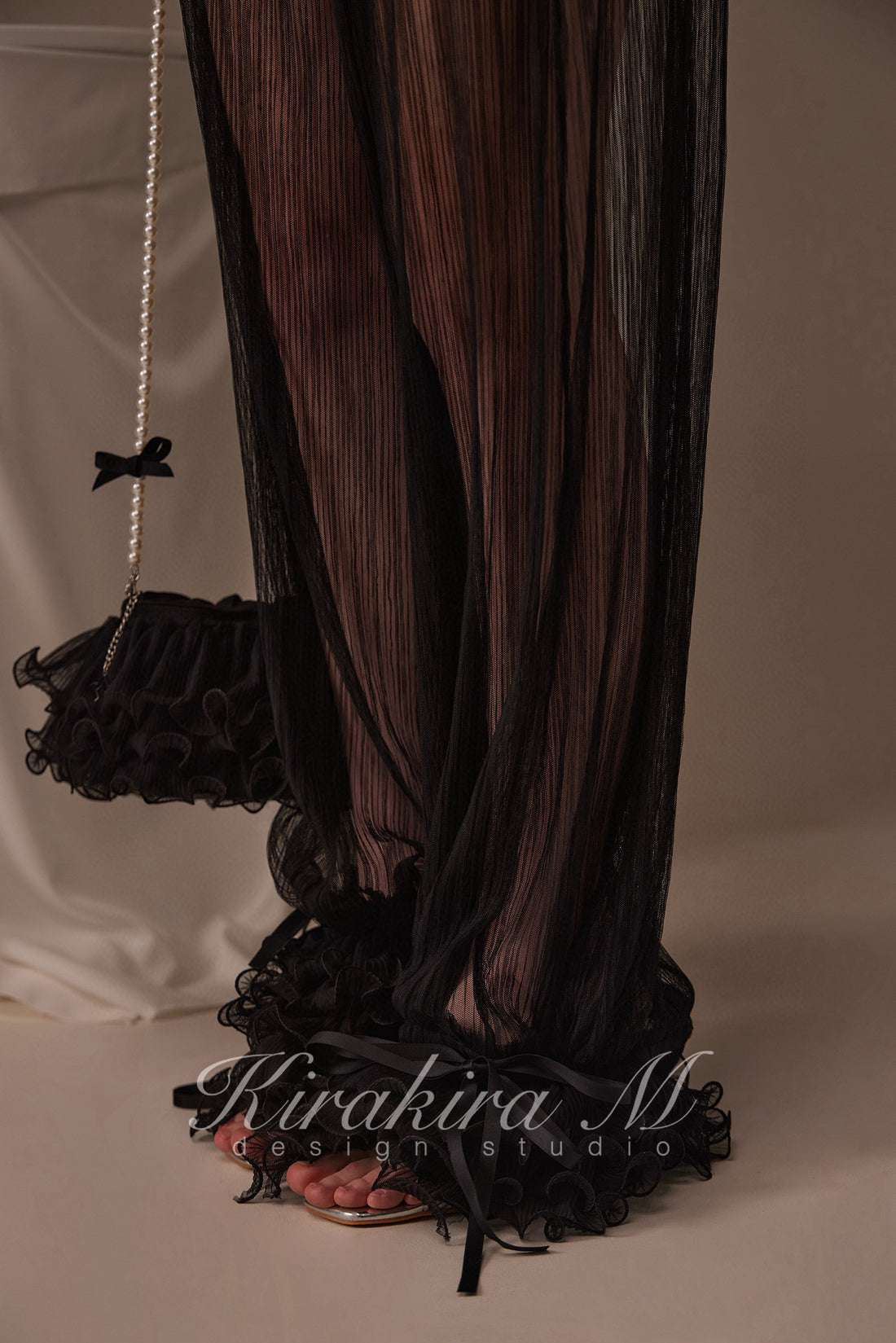 Kirakira.M Black semi-transparent pleated lace trousers (2 ways to wear)
