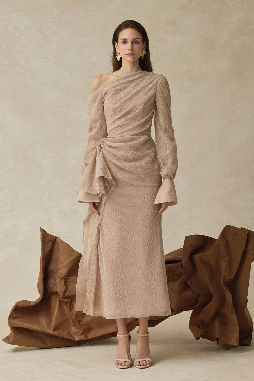 BYDENIO Elarion Asymmetrical mermaid dress with long sleeves