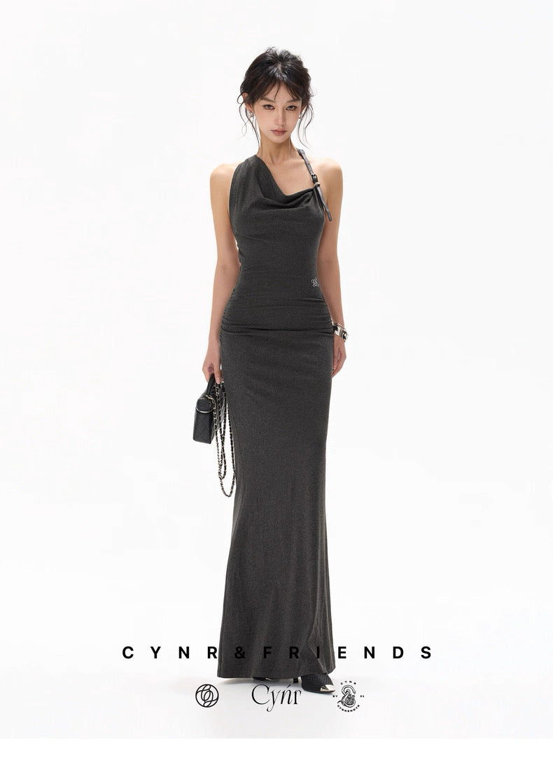 CYNR Halter neck swinging collar knitted dress