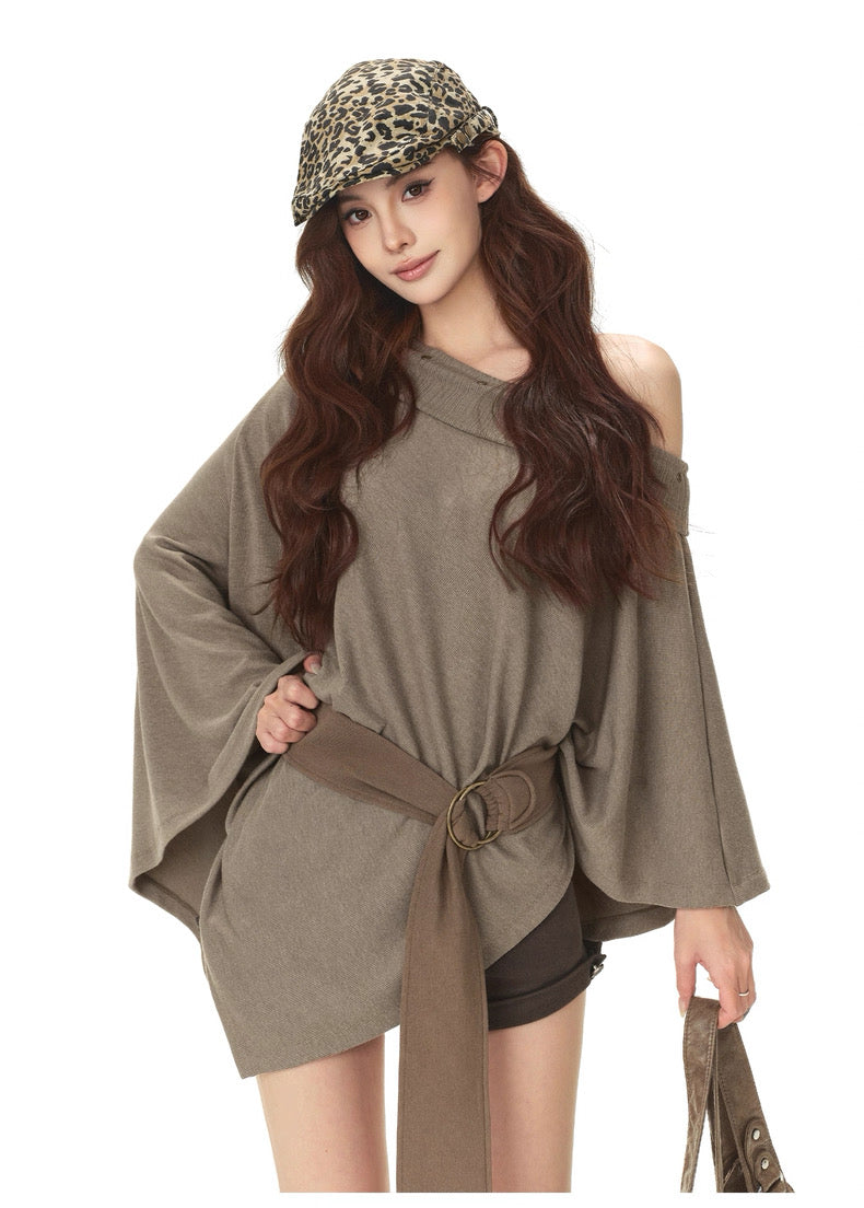 CYNR Retro cape off shoulder top with belt