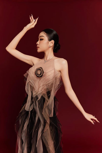 XY Bymyxy Black Nude Rose in fall dress