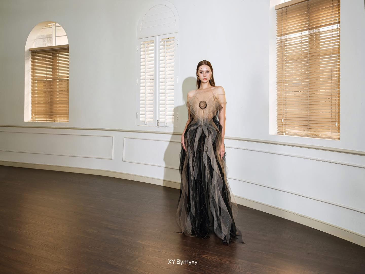 XY Bymyxy Black Nude Rose in fall dress