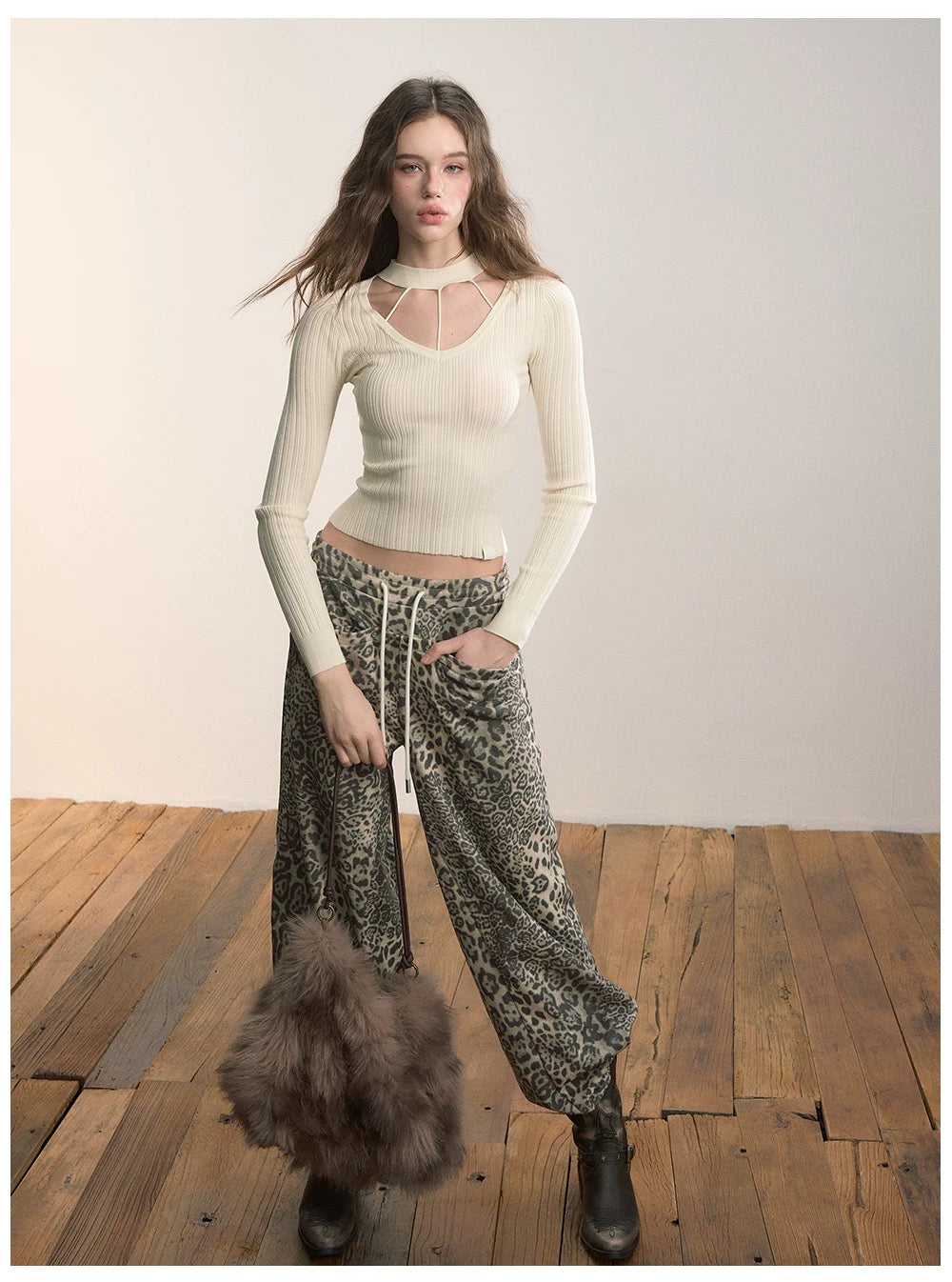 VIA PITTI VIADK676 Hanging neck versatile slim knit top